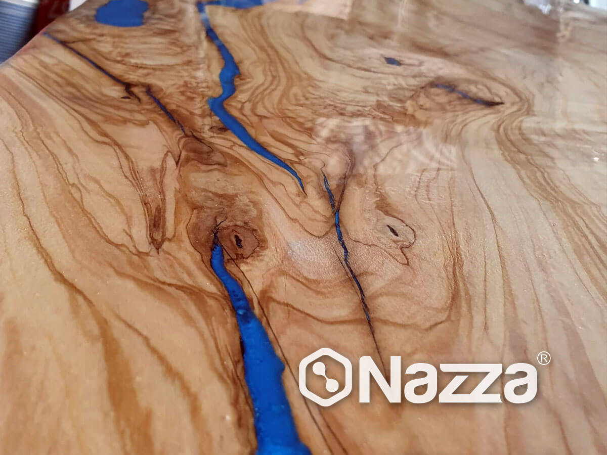 incrustaciones sobre madera con resina epoxi tintada